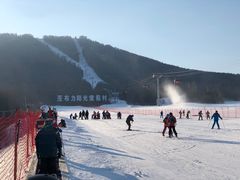 -亚布力新体委滑雪场