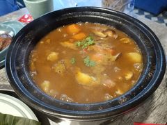 招牌黄咖喱牛腩热锅配米饭-长勺子东南亚(街道口店)