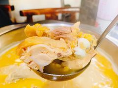 -鲜入围煮花胶鸡海鲜火锅