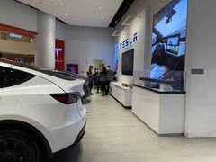 -TESLA 特斯拉(广州天环广场体验店)