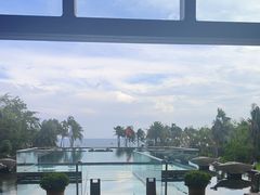 -亚龙湾喜来登·美景台大堂吧