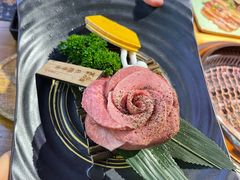 玫瑰花牛舌-黑牛の店·和牛烧肉(石家庄万象城店)