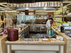 -大中华希尔顿酒店-念自助餐·嗨啤·小龙虾