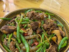 -一品红烧鸭特色川菜(三岔湖店)
