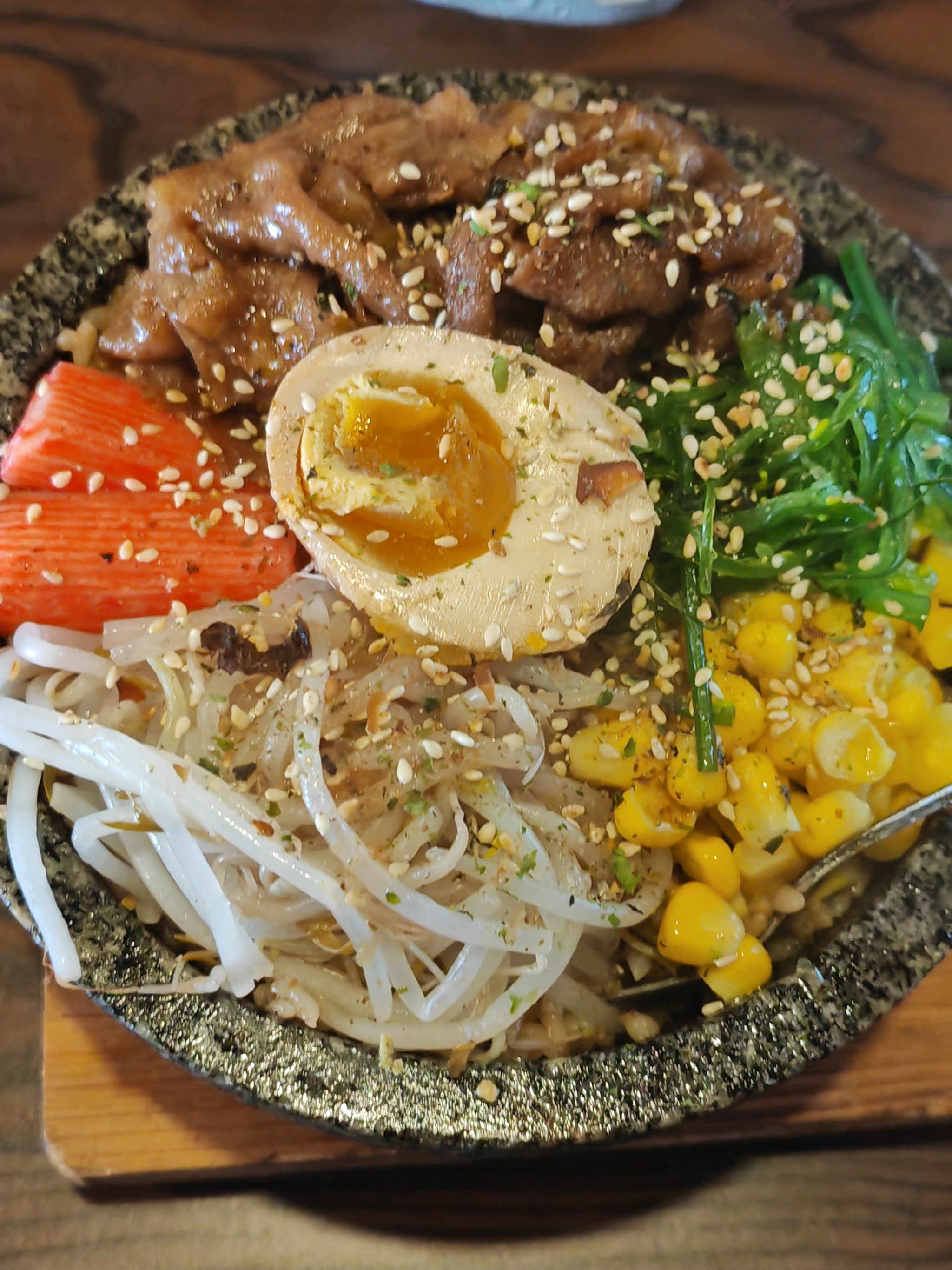 「初原」超推荐的肥牛石锅拌饭!好吃