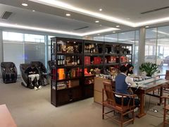 -广州鸿粤星辉奔驰4S店(钟村店)