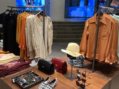 -URBAN REVIVO(上海中庚漫游城店)