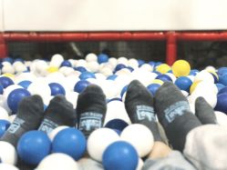 -趣玩空间蹦床乐园(临平旗舰店)