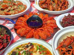 -肥小宝·金牌油焖大虾(襄阳龙虾地标店)