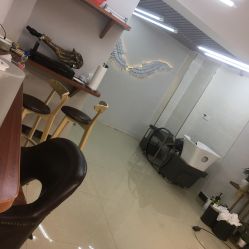 -迪罗造型•潮色接发