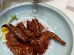 玻璃乳鸽-聚福山莊·寻味顺德(北滘店)