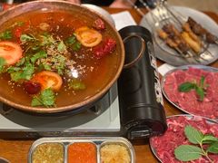 昆明酸菜牛肉火锅-麒麟风烤牛肉·云南烧烤小排档(丹凤街店)