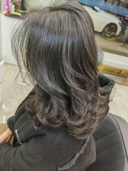 -水灵珑美容造型中心