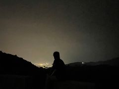 -鬼笑石后山停车场