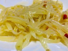 酸辣土豆丝-虾老大小龙虾烧烤(竞舟店)