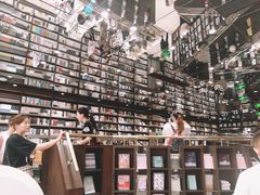 -钟书阁(群光广场店)