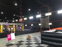 -嘿哟动霸CHUA·新潮玩运动娱乐中心·蹦床滑冰团建乐园