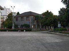 校门-江苏科技大学(梦溪校区)