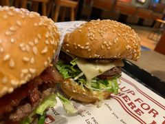 -The Habit Burger Grill 哈比特汉堡(复兴soho店)