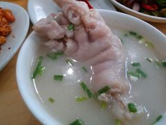 -雷祖芳老妈蹄花店