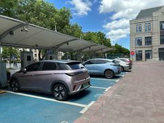 -九亭镇社区事务受理服务中心-地面停车场