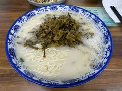-雪琴面馆富安特色鱼汤面(城中花园店)