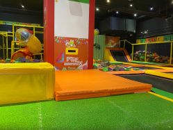 -蹦蹦跳跳(新奥购物中心店)