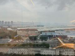 -欧辰国际酒店(重庆欢乐谷轻轨站店)