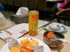 水果饮料和香煎三文鱼-大渔铁板烧(蛇口店)