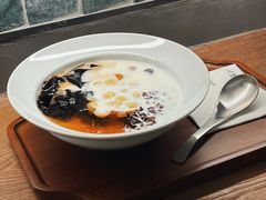 娟姗奶大满贯-RUXU入续鸳鸯糖水铺(万菱汇店)