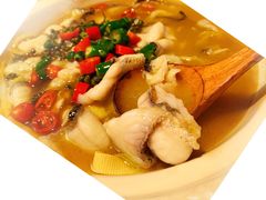 酸汤肥牛-川流不息·地道川菜·小龙虾(新松江路店)