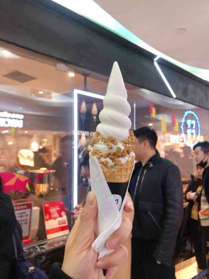 zakuzaku&foom(美罗城店)-"路过看到这家泡芙的形状很特别于是就来