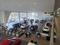 -上海冠松华奥奥迪4S店(张江店)