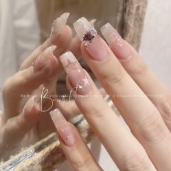 -悦指间美甲美睫