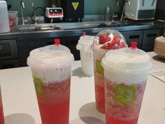 霸气草莓冰淇淋-奈雪的茶(苏宁广场店)