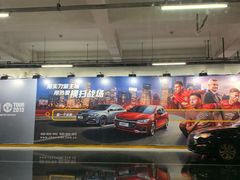 -虹桥火车站-停车场