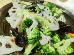 -关东小磨东北菜(上海长风大悦城店)
