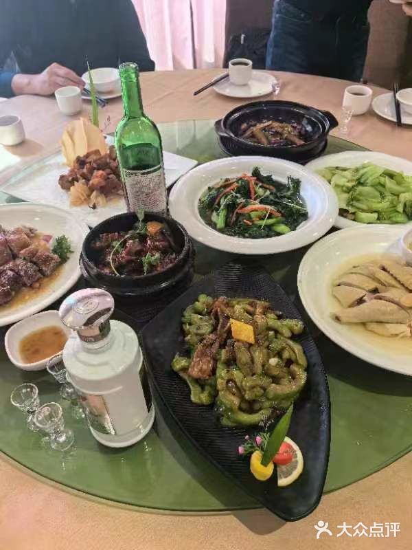 食为先的白切鸡爽滑美味