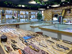 -三叶眼镜城(八佰伴店)