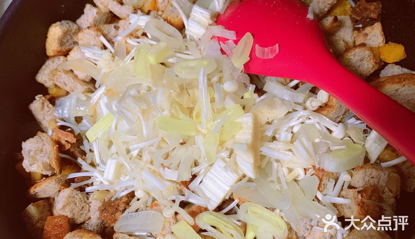 疫情期间食材确实有限 越是这样 嘴巴似乎越想尝鲜