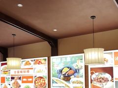 -阿瓦山寨·湘菜现炒·剁椒鱼头王(咸阳总店)