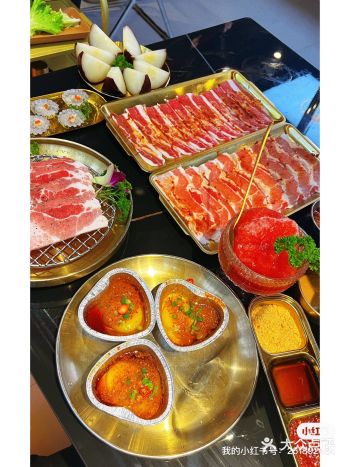 下班跟同事去吃烤肉 想着去最近挺的一酒一肉