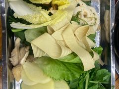 -金鼎雪山牦牛杂火锅(理县总店)