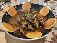 铁锅昂刺鱼贴玉米饼-关东小磨东北菜(上海长风大悦城店)