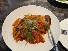 -LESCEDARS Brasserie Bistro香柏树