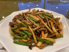茶树菇炒牛肉-东豪园林海鲜酒家(南港路辅路店)
