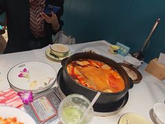 -贵府酸汤牛肉火锅·贵州老字号(飞山街店)
