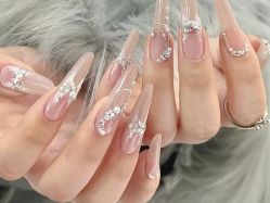 -安吉拉·纤纤玉指美甲美睫创意中心