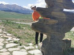 -江布拉克景区怪坡停车场