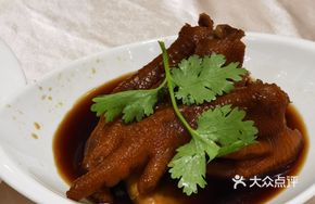Black Pepper and Fermented Black Bean Chicken Feet